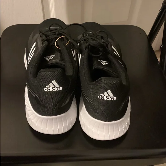Brand new Adidas Runfalcon 2.0 Size 12 and matching XL jacket - Picture 7 of 12